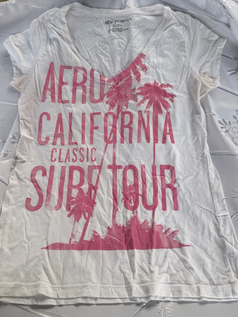 Aéropostale California Surf Tour Graphic V-Neck T-Shirt XL